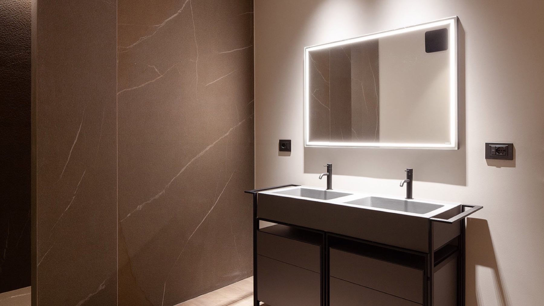 Casa N çift lavabolu banyo